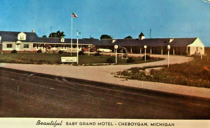 Baby Grand Motel - Old Postcard